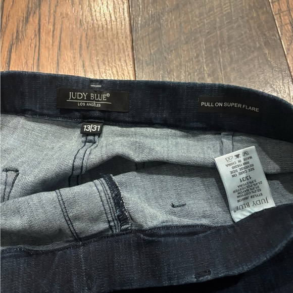 Judy Blue Pull On Super Flare Jean Dark Wash size 13/31 Great condition ! - Picture 4 of 16